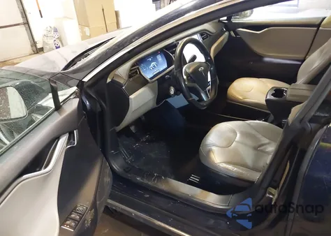 2013 Tesla Model S из США, поврежденный, VIN 5YJSA1CN2DFP04064